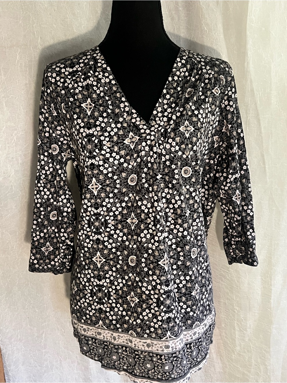 Lucky brand Black and tan patterned V-Neck Women's Top